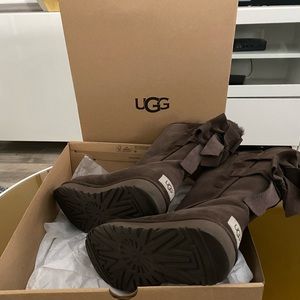 UGG BOOTS BELOW THE KNEE LIKE NEW